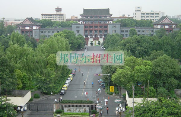四川大學(xué)(龍泉校區(qū))職業(yè)技術(shù)學(xué)院是幾專(zhuān)
