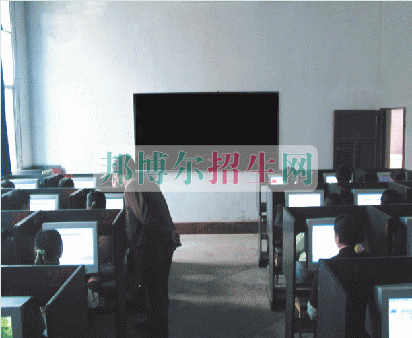 南充信息工程職業(yè)學(xué)校招生辦聯(lián)系電話(huà)