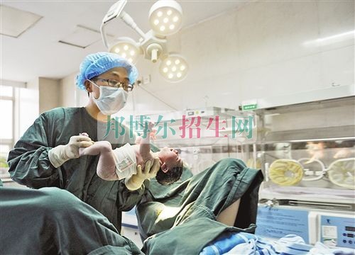有助產(chǎn)護理學(xué)校嗎