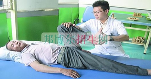 成都內(nèi)理科一?？祻椭委煷髮W校