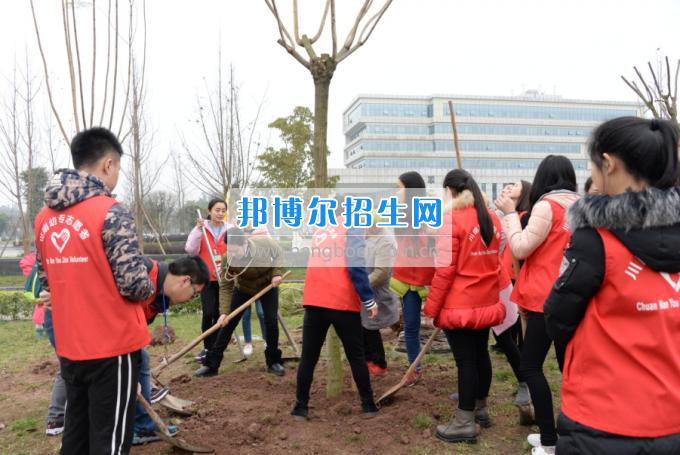 川南幼兒師范高等專科學校開展“感恩”主題教育活動培養(yǎng)學生良好道德品質(zhì)
