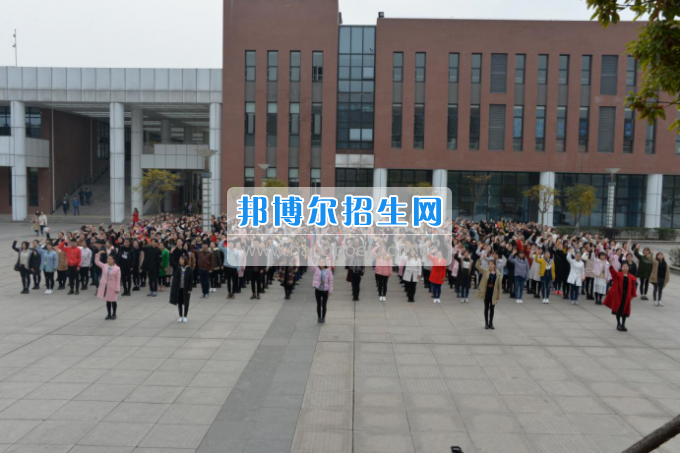 川南幼兒師范高等?？茖W校開展“感恩”主題教育活動培養(yǎng)學生良好道德品質(zhì)