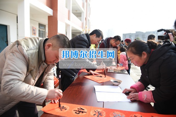 川北幼兒師范高等?？茖W(xué)校專楊曙光名師工作室走進(jìn)旺蒼特殊教育學(xué)校