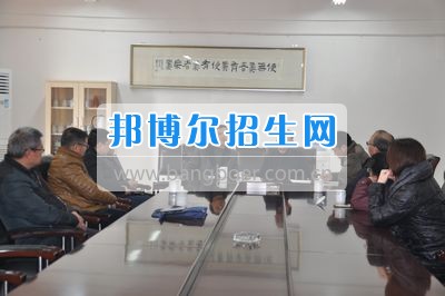 四川省什邡市職業(yè)中專學(xué)校迎接德陽市、什邡市教育局開學(xué)工作檢查