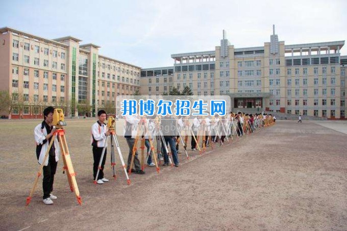 成都設(shè)有建筑工程施工技術(shù)的公辦大專(zhuān)學(xué)校
