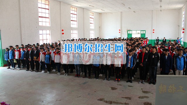 馨知心集團(tuán)、云南動(dòng)高鐵普鐵公司、上海大眾等多家單位在我校舉辦招聘會(huì)