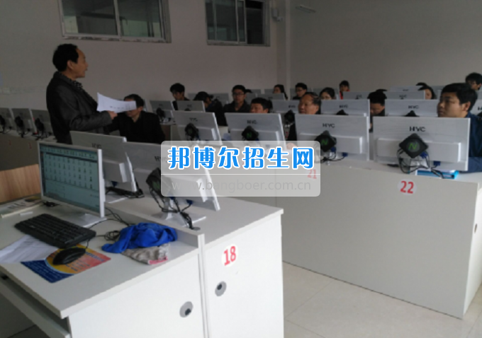 巴中師范學(xué)校云計算機(jī)房建設(shè)項目順利通過驗收