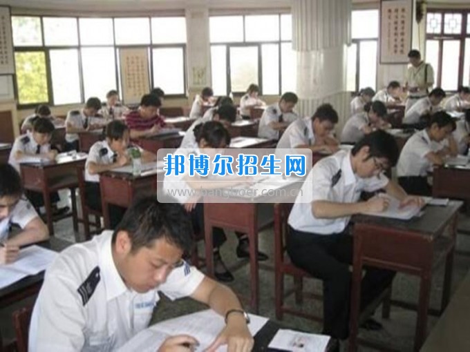 2017年春民航業(yè)特有工種職業(yè)技能鑒定在綿陽航空職業(yè)學校舉行。
