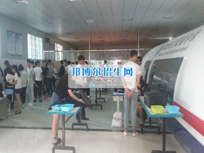2017年春民航業(yè)特有工種職業(yè)技能鑒定在綿陽航空職業(yè)學校舉行。