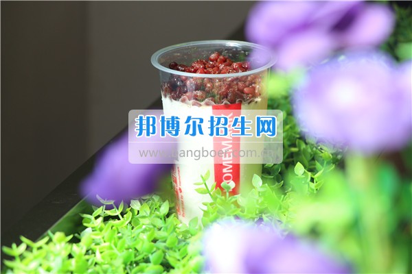 成都希望航空職業(yè)學(xué)校美味冷飲大曝光！據(jù)說，正數(shù)第三的是同學(xué)們最喜愛的冷飲！