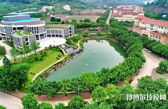 重慶女子職業(yè)高級(jí)中學(xué)2020年報(bào)名條件、招生要求、招生對(duì)象