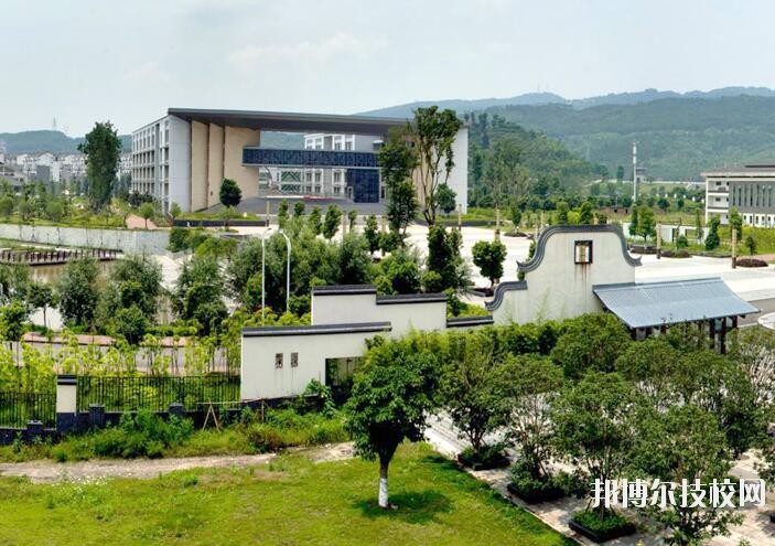 重慶兩江職業(yè)教育中心2020年報(bào)名條件、招生要求、招生對(duì)象