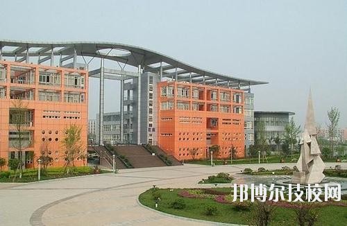 成都市中山職業(yè)技術(shù)學(xué)校2020年報(bào)名條件、招生要求、招生對(duì)象