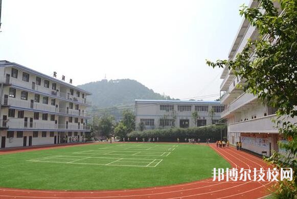 重慶知行衛(wèi)生學(xué)校2020年報(bào)名條件、招生要求、招生對(duì)象