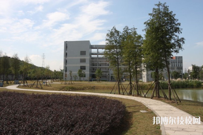湖州中等衛(wèi)生專業(yè)學(xué)校2020年報名條件、招生要求、招生對象