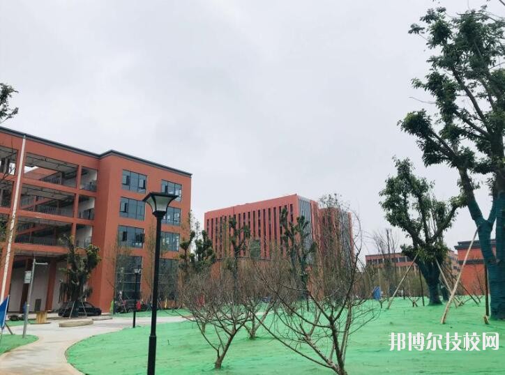 重慶五一高級(jí)技工學(xué)校2020年報(bào)名條件、招生要求、招生對(duì)象