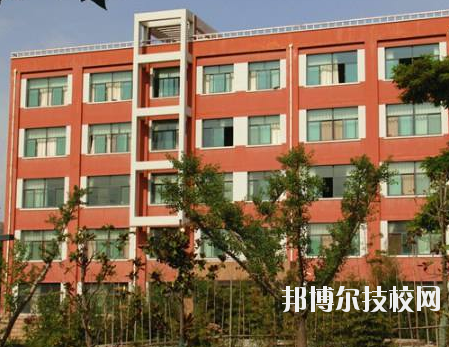 天水市職業(yè)技術學校2020年報名條件、招生要求、招生對象