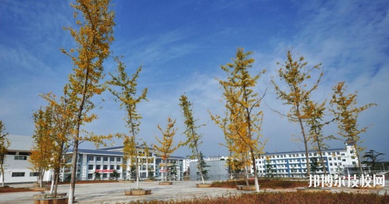 銅仁交通學(xué)校2020年學(xué)費、收費多少