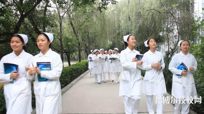  重慶渝東衛(wèi)生學(xué)校2020年報名條件、招生要求、招生對象