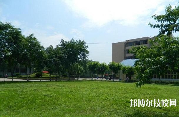 成都廣播電視中等專業(yè)學(xué)校2020年報名條件、招生要求、招生對象