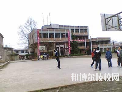貴州龍里中等職業(yè)學校2020年報名條件、招生要求、招生對象