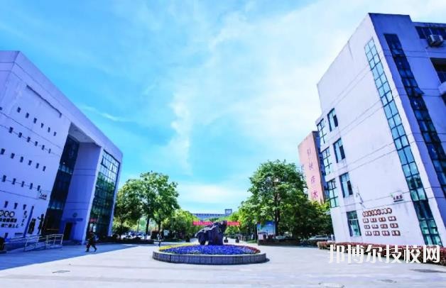 衢州工程技術(shù)學(xué)校2020年報(bào)名條件、招生要求、招生對象