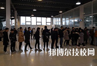成都廣信數(shù)字技術(shù)職業(yè)學(xué)校2020年招生辦聯(lián)系電話(huà)