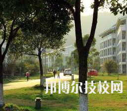 重慶第二財(cái)貿(mào)學(xué)校怎么樣、好不好