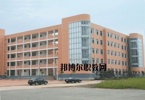 祿勸職業(yè)高級中學2020年報名條件、招生要求、招生對象