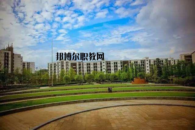 隨州曾都電子工業(yè)學校2020年報名條件、招生要求、招生對象
