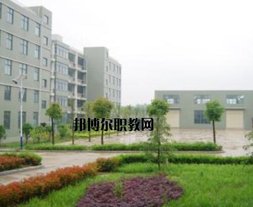 羅山中等職業(yè)學校2021年報名條件、招生對象