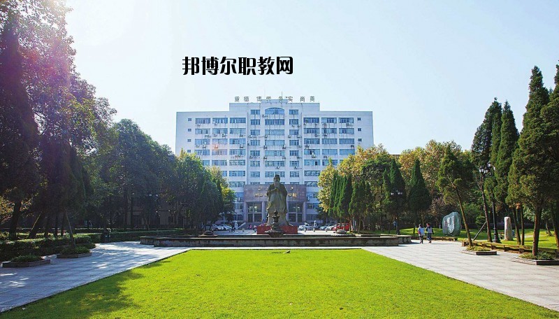 咸寧工業(yè)學校怎么樣、好不好