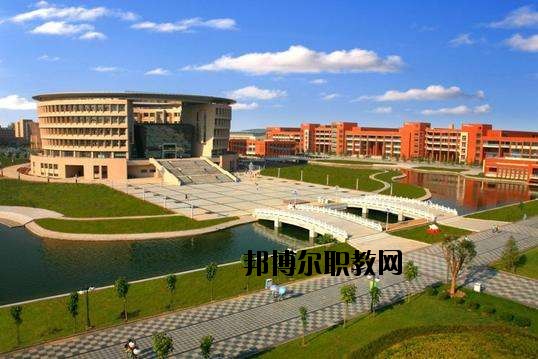 咸寧電子科技學校2020年報名條件、招生要求、招生對象
