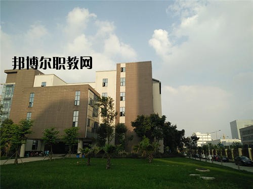 內(nèi)江科技開發(fā)學(xué)校2020年報(bào)名條件、招生要求、招生對象