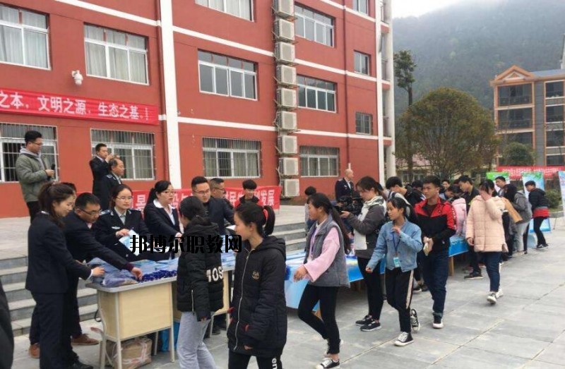 錦屏中等職業(yè)技術(shù)學(xué)校2020年報(bào)名條件、招生要求、招生對象