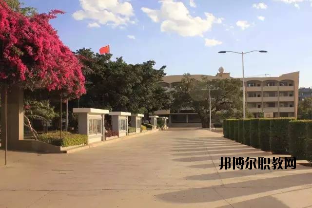 元謀縣職業(yè)高級中學2020年報名條件、招生要求、招生對象