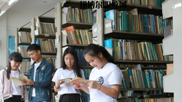 廣西二輕工業(yè)管理學(xué)校2020年報(bào)名條件、招生要求、招生對(duì)象 