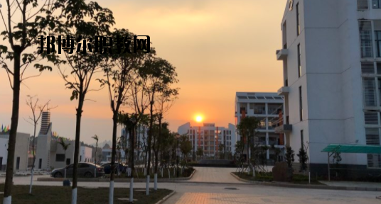 廣西二輕高級(jí)技工學(xué)校怎么樣、好不好
