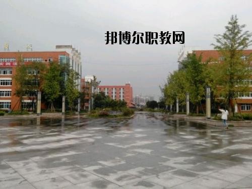 四川江油工業(yè)學(xué)校2020年報(bào)名條件、招生要求、招生對(duì)象