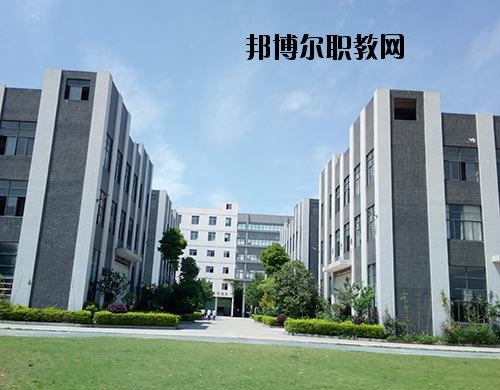 贛州服裝職業(yè)技術(shù)學(xué)校怎么樣、好不好
