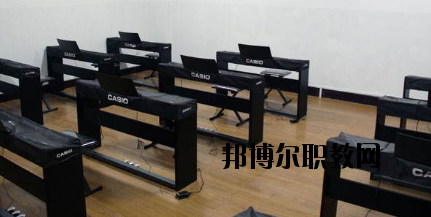 酒泉農(nóng)墾技工學(xué)校2020年報(bào)名條件、招生要求、招生對(duì)象