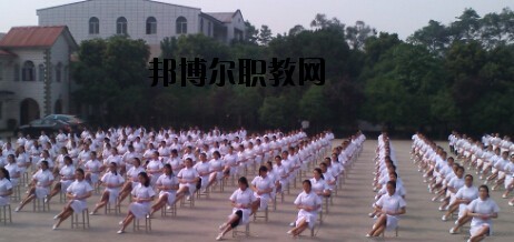 四川紅十字衛(wèi)生學(xué)校2020年報名條件、招生要求、招生對象