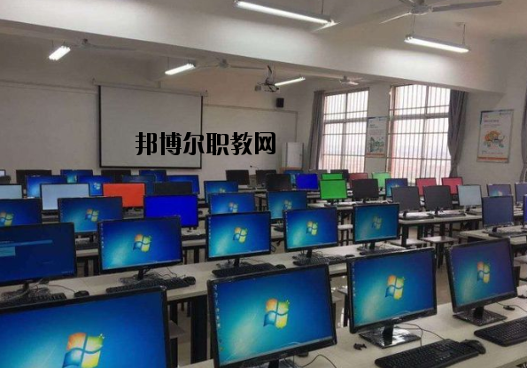 安義職業(yè)技術(shù)學(xué)校2020年報(bào)名條件、招生要求、招生對(duì)象