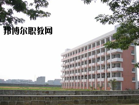 揭陽技工學(xué)校2020年報(bào)名條件、招生要求、招生對(duì)象