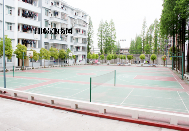 湖北潛江衛(wèi)生學(xué)校2020年報(bào)名條件、招生要求、招生對(duì)象