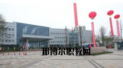 川北醫(yī)學(xué)院附屬醫(yī)院護(hù)士學(xué)校2020年報名條件、招生要求、招生對象