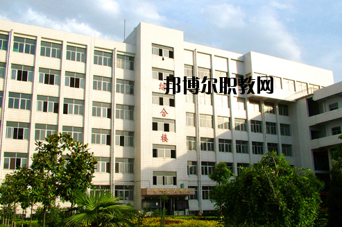 南陽文化藝術(shù)學(xué)校2021年報(bào)名條件、招生要求、招生對象