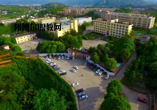 萍鄉(xiāng)工業(yè)中等專業(yè)學(xué)校怎么樣、好不好