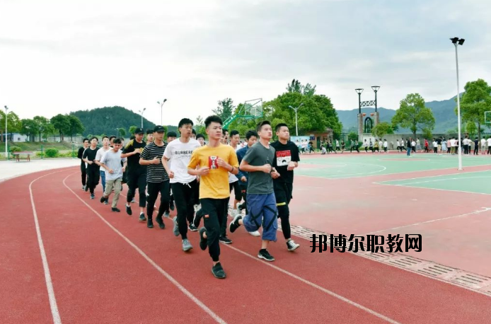 九江廬山西海藝術(shù)學(xué)校2020年報(bào)名條件、招生要求、招生對(duì)象