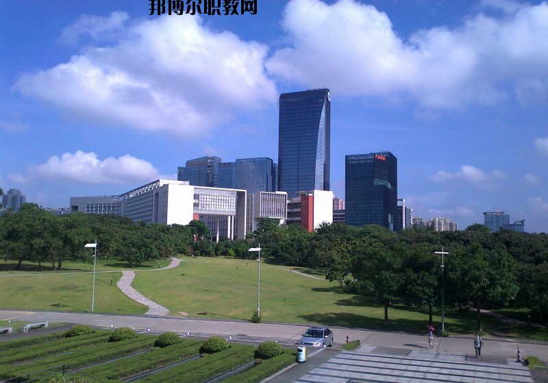 安陸深藍(lán)電子工業(yè)技術(shù)學(xué)校怎么樣、好不好